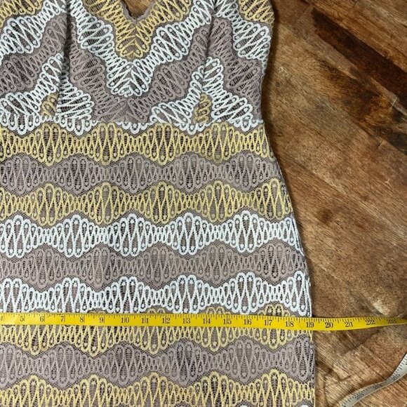 Storia Lace Slip Dress Womens M Open Back Above Knee Adjustable Straps V-neck - Picture 11 of 16